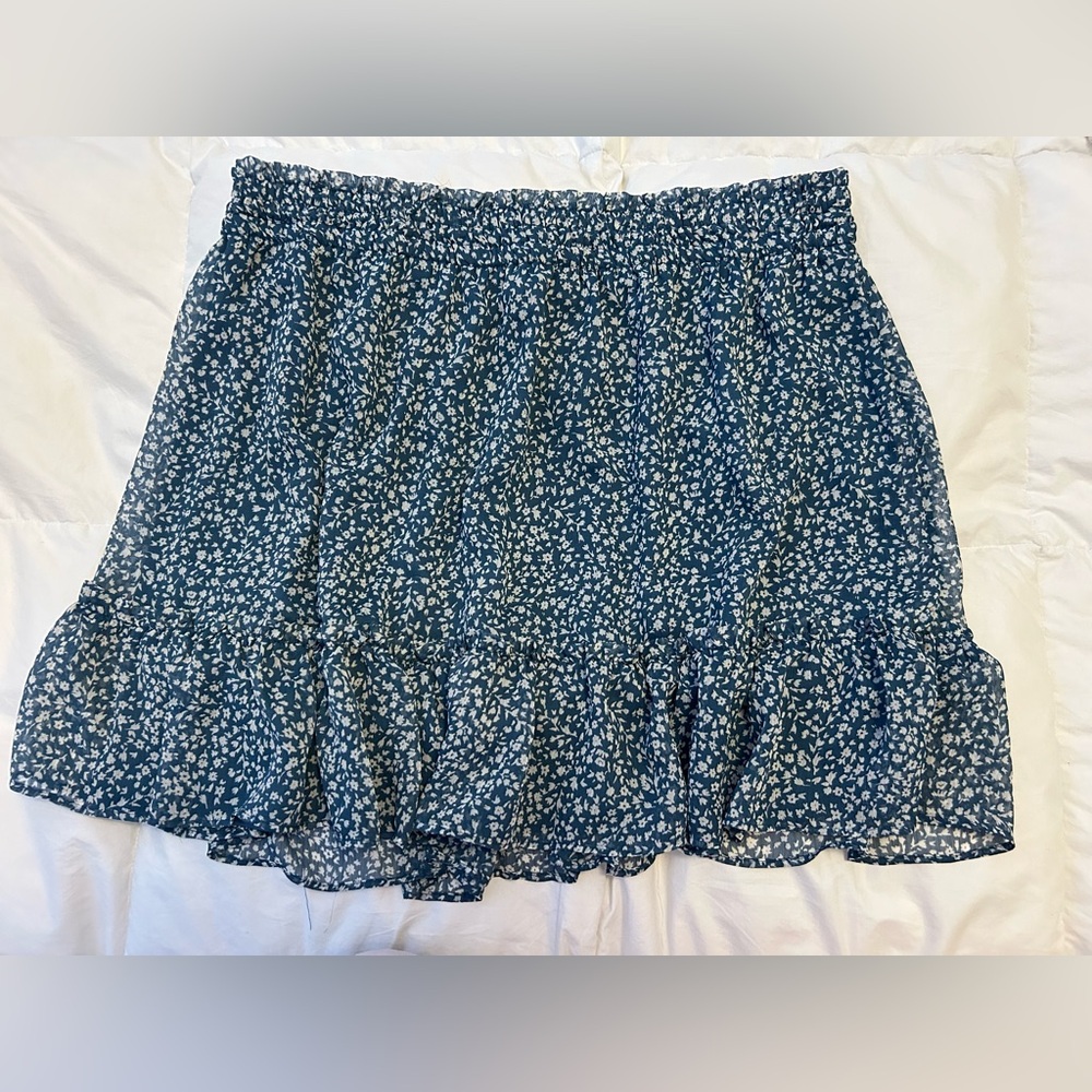 LC Lauren Conrad Navy Floral Mini Skirt